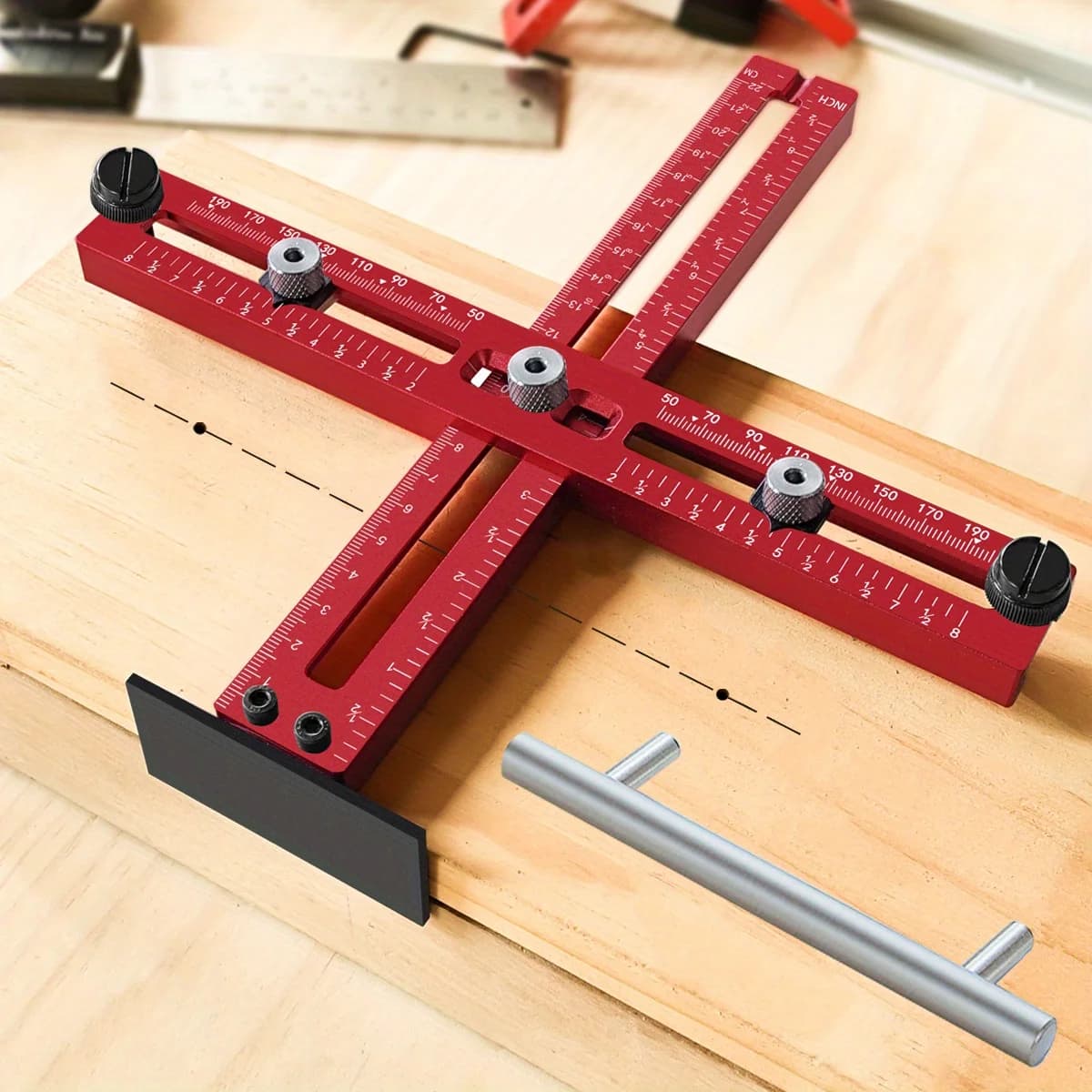Nastaviteľná hliníková prípravka na madlá skriniek s metrickým a palecovým meradlom